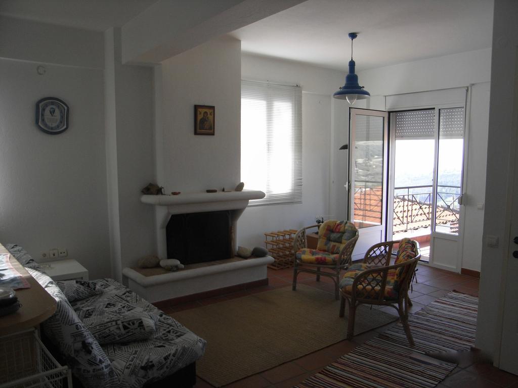 Village Holiday House Nick อาเกีย ปาราสเควิ ภายนอก รูปภาพ