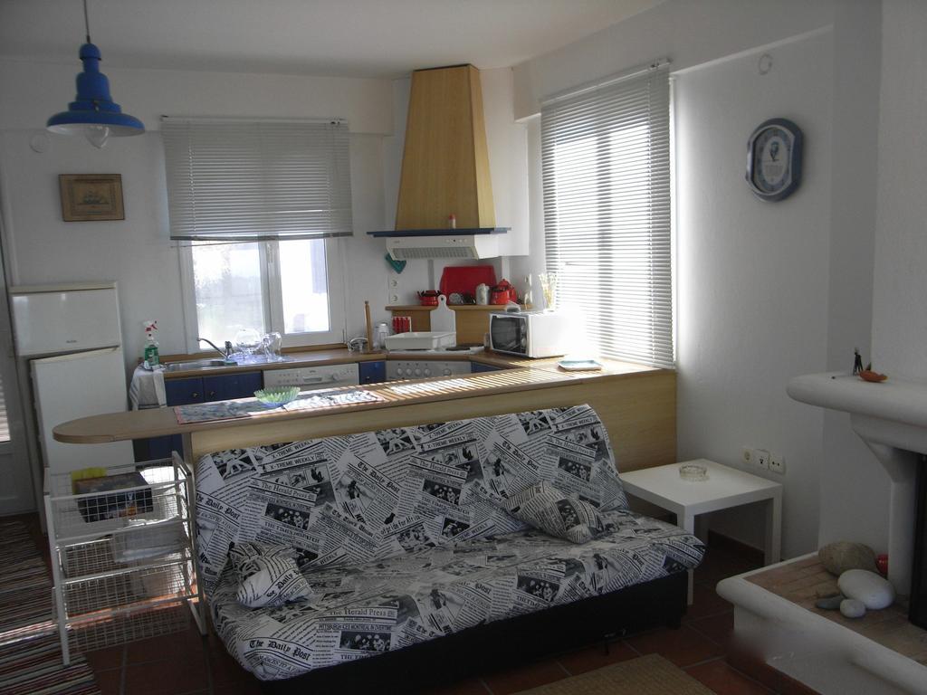 Village Holiday House Nick อาเกีย ปาราสเควิ ภายนอก รูปภาพ
