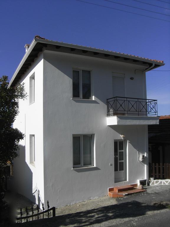 Village Holiday House Nick อาเกีย ปาราสเควิ ภายนอก รูปภาพ