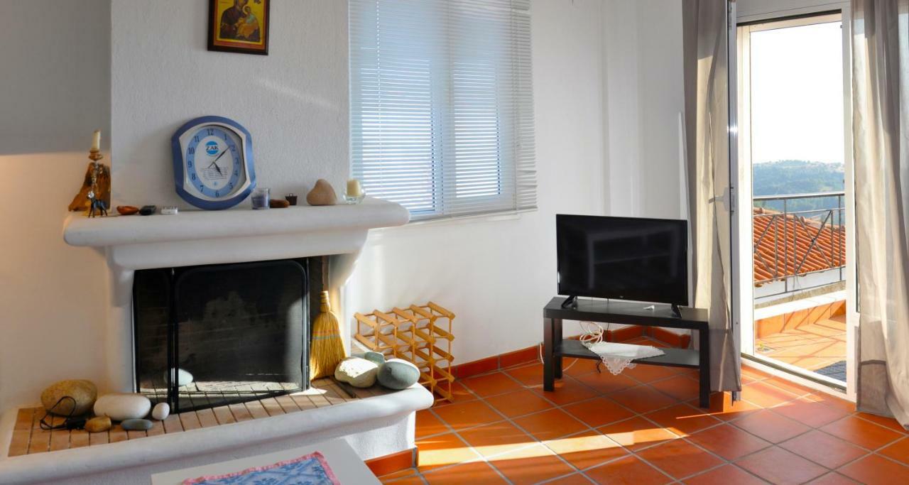 Village Holiday House Nick อาเกีย ปาราสเควิ ภายนอก รูปภาพ
