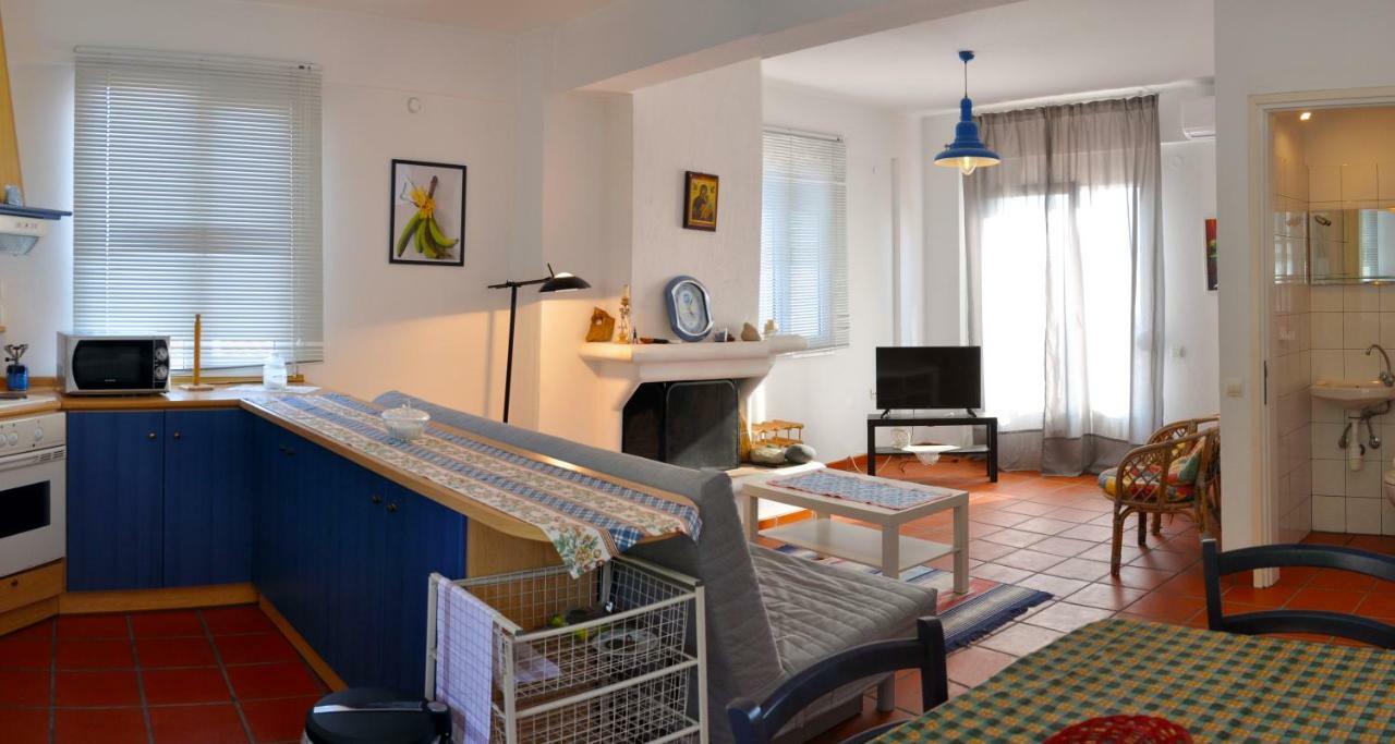 Village Holiday House Nick อาเกีย ปาราสเควิ ภายนอก รูปภาพ